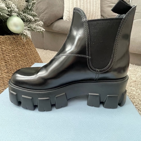 Prada Monolith brushed leather Chelsea boots - Picture 5 of 16